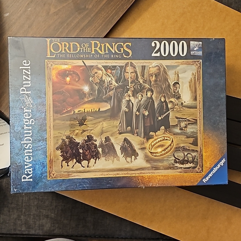 Ravensburger Lord of the Rings Puzzle - Blue, Gold, Black - Picture 4 of 5
